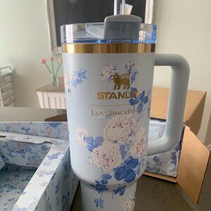 Stanley x LoveShack Fancy 40 oz. Quencher, Everblooming Rosettes in Blue